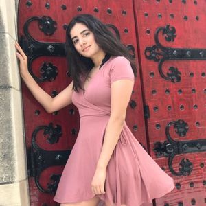 Meet your Posher, Rhea